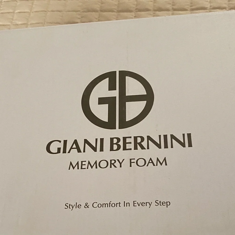 Giani Bernini Black Leather Wedge Sandals